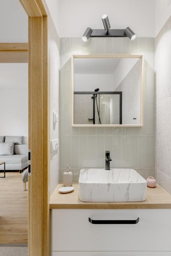 Balance Apartments 兹诺伊莫 外观 照片
